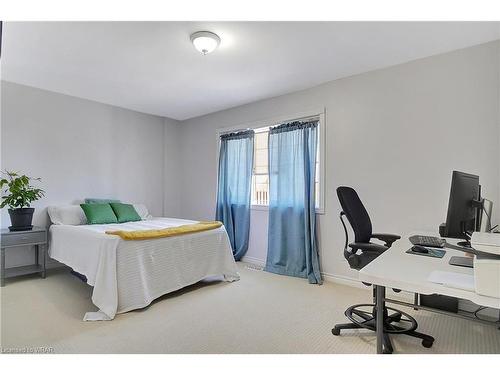 102 Tait Street, Cambridge, ON - Indoor Photo Showing Bedroom