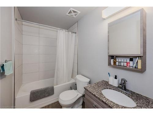T210-62 Balsam Street, Waterloo, ON - Indoor Photo Showing Bathroom