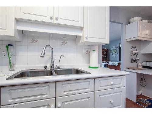 801-225 Harvard Place, Waterloo, ON - Indoor Photo Showing Kitchen With Double Sink