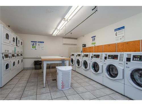 801-225 Harvard Place, Waterloo, ON - Indoor Photo Showing Laundry Room