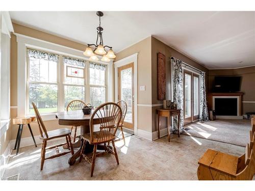 1935 Sawmill Road N, Conestogo, ON - Indoor Photo Showing Dining Room