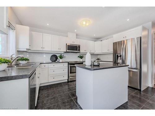 M2-70 Willowrun Drive, Kitchener, ON - Indoor Photo Showing Kitchen With Upgraded Kitchen