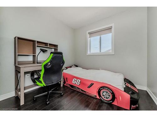 M2-70 Willowrun Drive, Kitchener, ON - Indoor Photo Showing Bedroom
