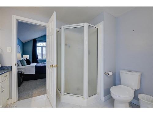 646 Mortimer Drive, Cambridge, ON - Indoor Photo Showing Bathroom