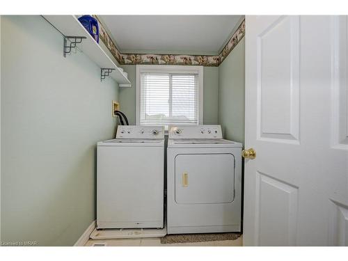 646 Mortimer Drive, Cambridge, ON - Indoor Photo Showing Laundry Room