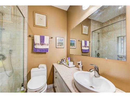1580 Beaverdale Road, Cambridge, ON - Indoor Photo Showing Bathroom