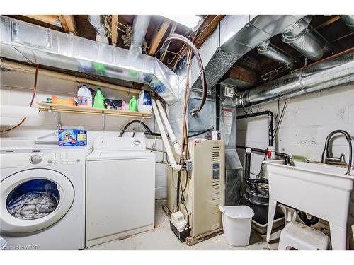 1580 Beaverdale Road, Cambridge, ON - Indoor Photo Showing Laundry Room