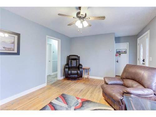 460 Domville Street, Arthur, ON - Indoor Photo Showing Living Room