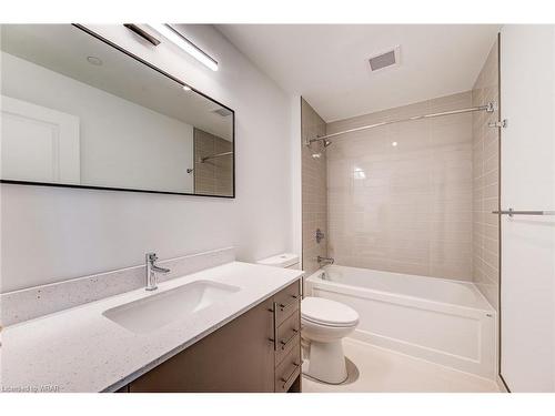 422-525 New Dundee Road, Kitchener, ON - Indoor Photo Showing Bathroom