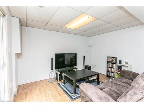 124 Dalegrove Drive, Kitchener, ON - Indoor Photo Showing Living Room