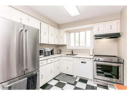 124 Dalegrove Drive, Kitchener, ON - Indoor Photo Showing Kitchen With Stainless Steel Kitchen