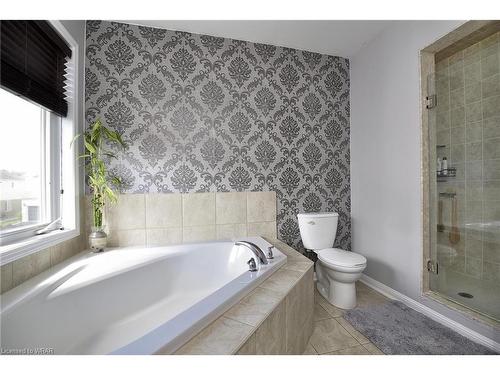 55 Henwood Drive, Cambridge, ON - Indoor Photo Showing Bathroom