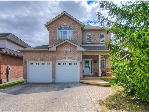 611 Marl Meadow Crescent, Kitchener, ON - Outdoor With Facade