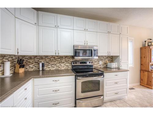 611 Marl Meadow Crescent, Kitchener, ON - Indoor Photo Showing Kitchen