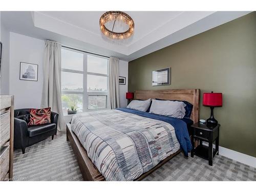 504-144 Park Street, Waterloo, ON - Indoor Photo Showing Bedroom