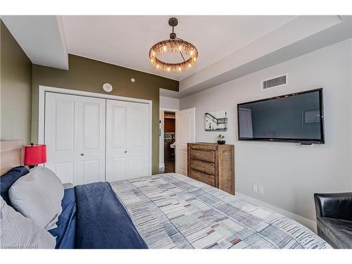504-144 Park Street, Waterloo, ON - Indoor Photo Showing Bedroom