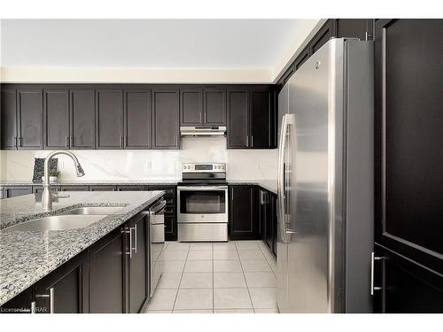 47 Pointer Street, Cambridge, ON - Indoor Photo Showing Kitchen With Double Sink
