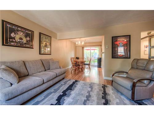 44 Ralgreen Crescent, Kitchener, ON - Indoor Photo Showing Living Room