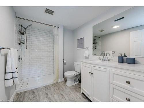 145 Hawkswood Drive, Kitchener, ON - Indoor Photo Showing Bathroom