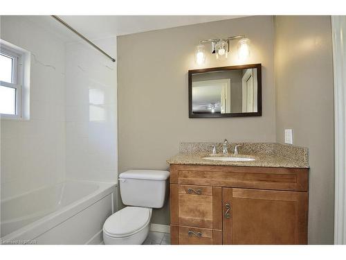 36 Southview Crescent, Cambridge, ON - Indoor Photo Showing Bathroom