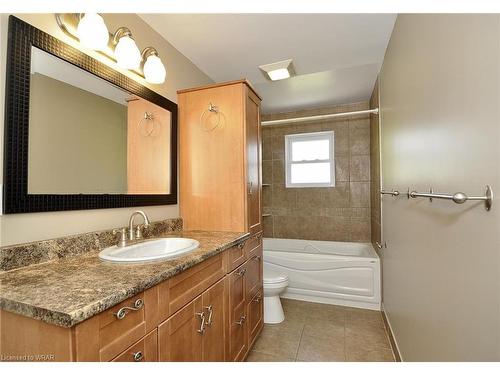 36 Southview Crescent, Cambridge, ON - Indoor Photo Showing Bathroom