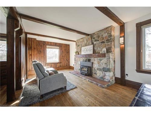 32826 Richmond Street, Lucan Biddulph (Twp), ON - Indoor Photo Showing Living Room With Fireplace
