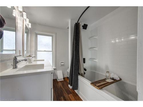 32826 Richmond Street, Lucan Biddulph (Twp), ON - Indoor Photo Showing Bathroom