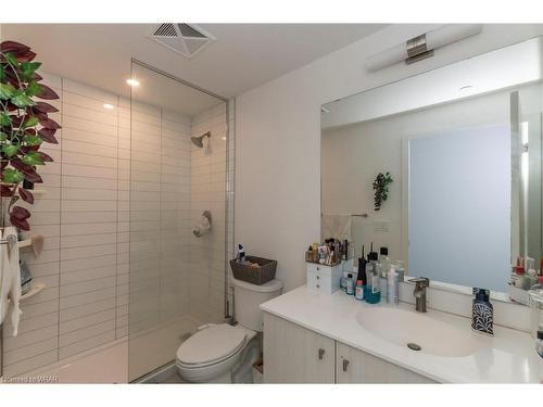 809-5 Wellington Street, Kitchener, ON - Indoor Photo Showing Bathroom