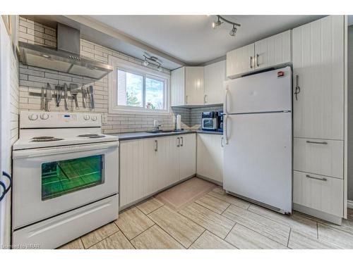 20 Upton Crescent, Guelph, ON - Indoor Photo Showing Kitchen