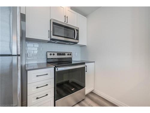 2310-108 Garment Street, Kitchener, ON - Indoor Photo Showing Kitchen