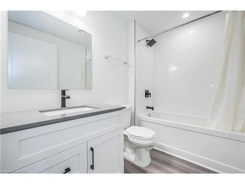 2310-108 Garment Street, Kitchener, ON - Indoor Photo Showing Bathroom