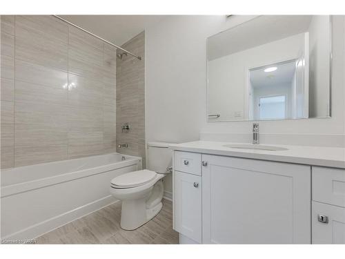 C019-702 Benninger Drive, Kitchener, ON - Indoor Photo Showing Bathroom