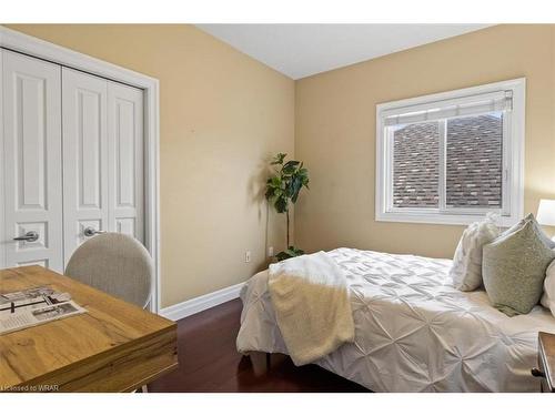 10 Erika Court, Kitchener, ON - Indoor Photo Showing Bedroom
