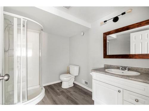 153 Blenheim Court, Mitchell, ON - Indoor Photo Showing Bathroom