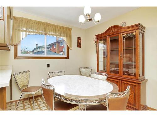 153 Dudhope Avenue, Cambridge, ON - Indoor Photo Showing Dining Room