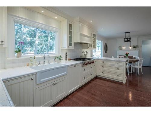 336 Watson Avenue, Oakville, ON - Indoor Photo Showing Kitchen With Upgraded Kitchen