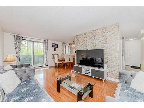 302-29 West Avenue, Kitchener, ON - Indoor Photo Showing Living Room