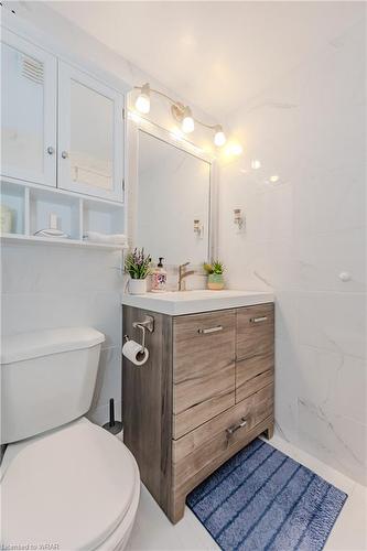 302-29 West Avenue, Kitchener, ON - Indoor Photo Showing Bathroom