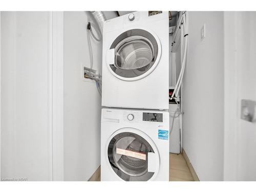 G9-20 Palace Street, Kitchener, ON - Indoor Photo Showing Laundry Room