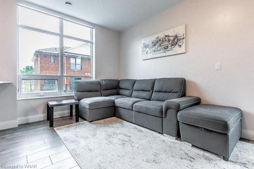 211-399 Queen St S Street S, Kitchener, ON - Indoor Photo Showing Living Room