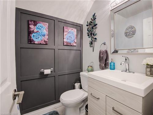 6 Oak Street, Cambridge, ON - Indoor Photo Showing Bathroom