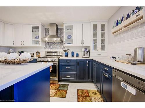 6 Oak Street, Cambridge, ON - Indoor Photo Showing Kitchen With Upgraded Kitchen