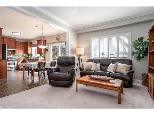208 Ridgemere Court, Kitchener, ON - Indoor Photo Showing Living Room