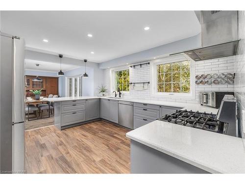 180 Zeller Drive, Kitchener, ON - Indoor Photo Showing Kitchen With Upgraded Kitchen