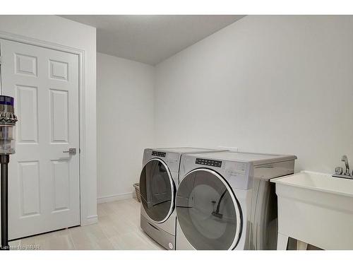 95 Georgina Street, Kitchener, ON - Indoor Photo Showing Laundry Room