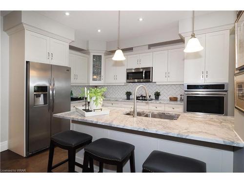 285 Grey Silo Road, Waterloo, ON - Indoor Photo Showing Kitchen With Upgraded Kitchen