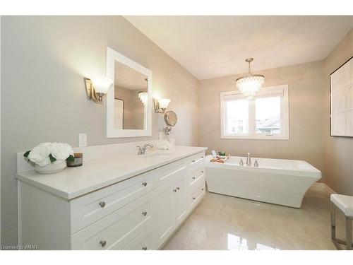 285 Grey Silo Road, Waterloo, ON - Indoor Photo Showing Bathroom