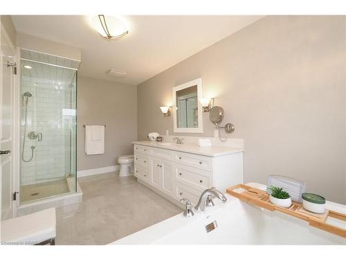 285 Grey Silo Road, Waterloo, ON - Indoor Photo Showing Bathroom