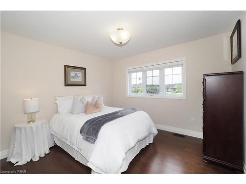 285 Grey Silo Road, Waterloo, ON - Indoor Photo Showing Bedroom