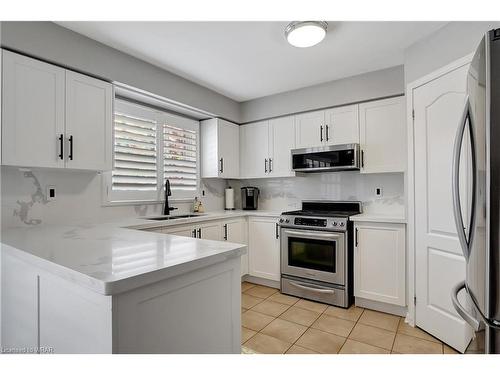 59 Canning Crescent, Cambridge, ON - Indoor Photo Showing Kitchen